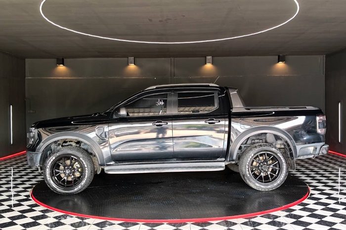 FORD 2WD 2023 2.0 AT DOUBLE CAB BLACK  225 full