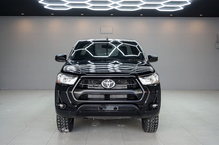 REVO 2WD 2021 2.4J MT STANDARD BLACK  925 full