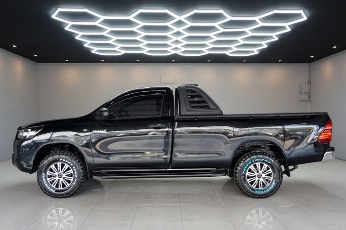 REVO 2WD 2021 2.4J MT STANDARD BLACK  925 full