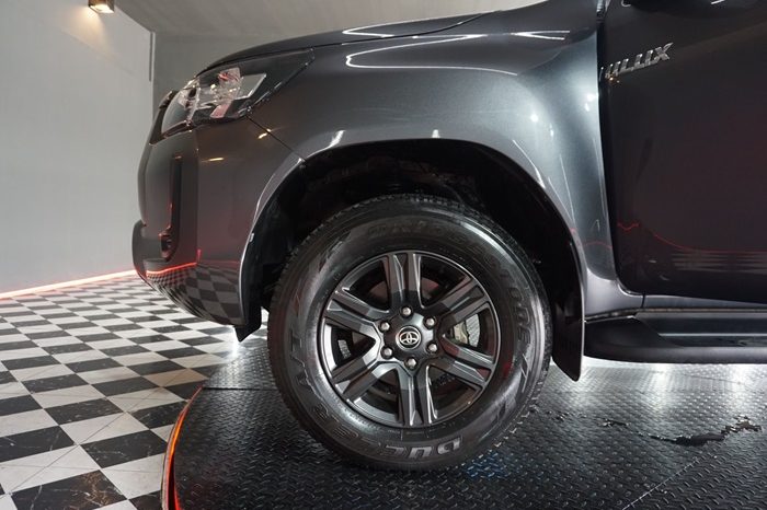REVO PRE 2021 2.4 ENTRY AT DOUBLE CAB DARK GREY  3942 full