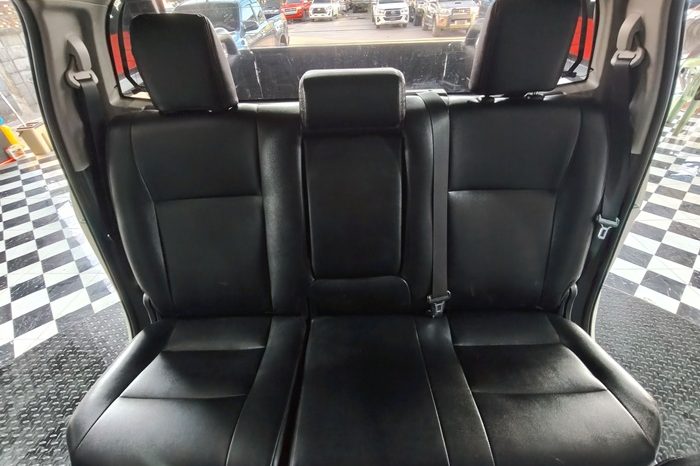 REVO PRE 2021 2.4 ENTRY AT DOUBLE CAB WHITE  2237 full