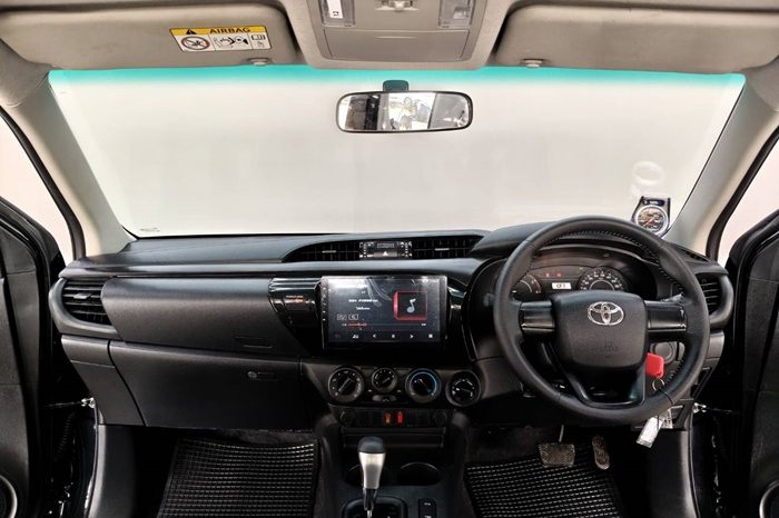 REVO 4WD 2017 2.4J AT SMART CAB BLACK  9179 full