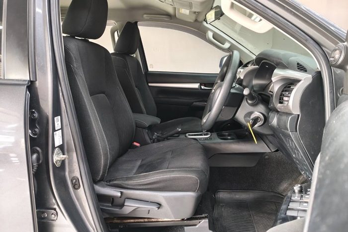 REVO PRE 2021 2.4 MID AT DOUBLE CAB DARK GREY  4532 full