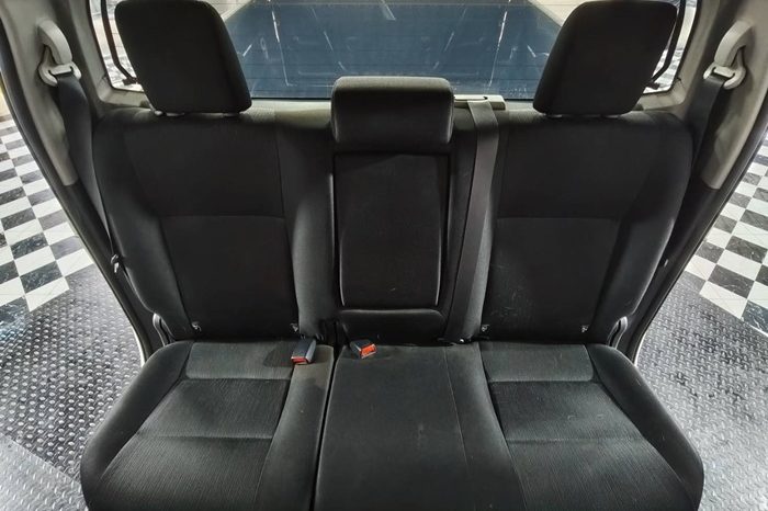 REVO PRE 2021 2.4 ENTRY AT DOUBLE CAB WHITE  2984 full