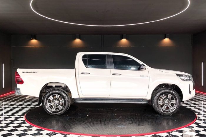 REVO PRE 2021 2.4 ENTRY AT DOUBLE CAB WHITE  2984 full