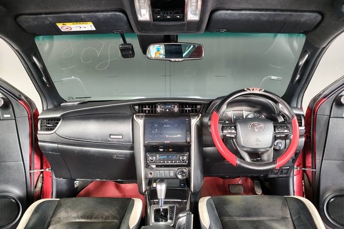 TOYOTA 4WD 2021 2.8V AT FORTUNER RED  858 full