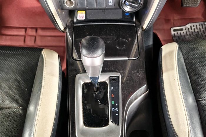 TOYOTA 4WD 2021 2.8V AT FORTUNER RED  858 full