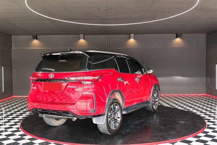TOYOTA 4WD 2021 2.8V AT FORTUNER RED  858 full