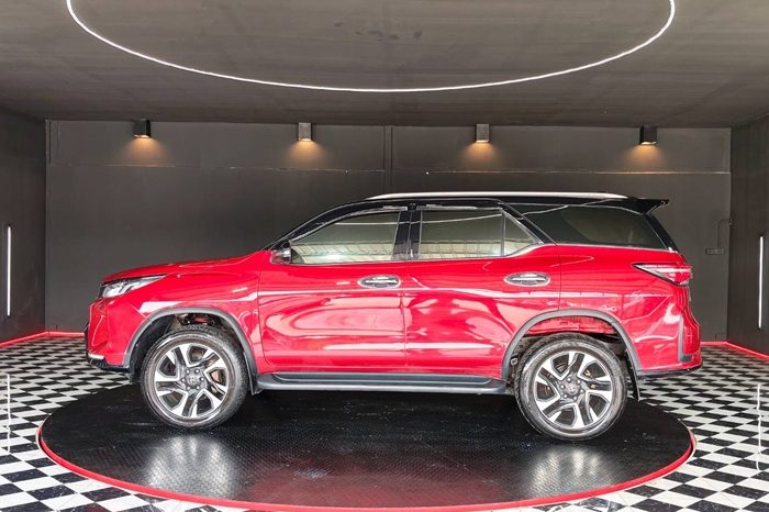 TOYOTA 4WD 2021 2.8V AT FORTUNER RED  858 full
