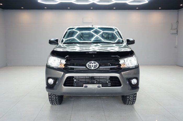REVO 2WD 2018 2.4J MT STANDARD BRONZE  295 full