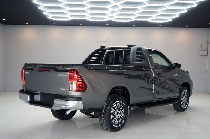 REVO 2WD 2018 2.4J MT STANDARD BRONZE  295 full