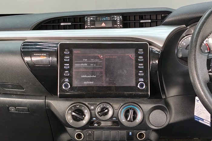 REVO PRE 2022 2.4 MID AT DOUBLE CAB WHITE  1199 full