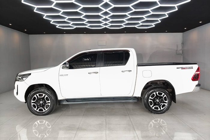REVO PRE 2022 2.4 MID AT DOUBLE CAB WHITE  1199 full