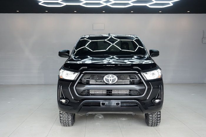 REVO 2WD 2021 2.4J MT STANDARD BLACK  916 full
