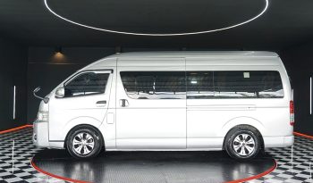 TOYOTA 2WD 2019 3.0 AT COMMUTER SILVER  1361 full