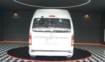 TOYOTA 2WD 2019 3.0 AT COMMUTER SILVER  1361 full