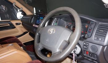 TOYOTA 2WD 2019 3.0 AT COMMUTER SILVER  1361 full