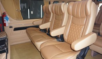 TOYOTA 2WD 2019 3.0 AT COMMUTER SILVER  1361 full
