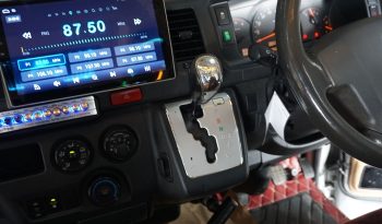 TOYOTA 2WD 2019 3.0 AT COMMUTER SILVER  1361 full