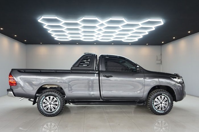 REVO 2WD 2021 2.4J MT STANDARD DARK GREY  1052 full