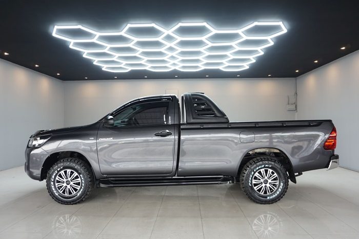REVO 2WD 2021 2.4J MT STANDARD DARK GREY  1052 full