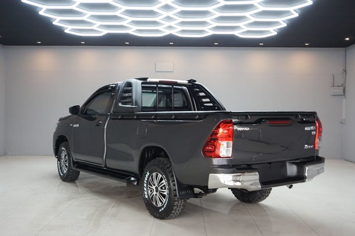 REVO 2WD 2021 2.4J MT STANDARD DARK GREY  1052 full