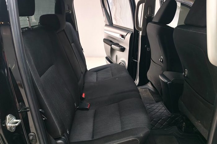 REVO PRE 2021 2.4 MID AT DOUBLE CAB BLACK 4645 full