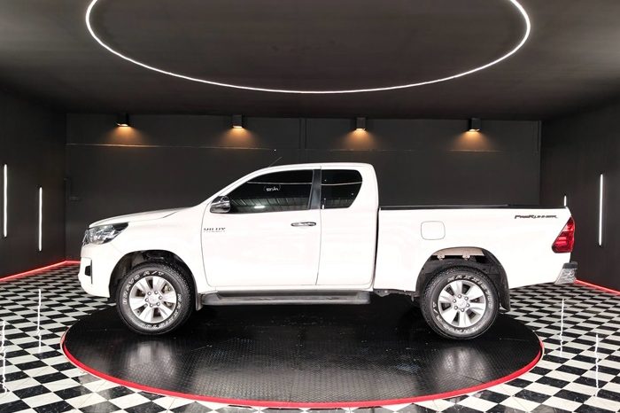 REVO PRE 2019 2.4E AT SMART CAB WHITE  4898 full