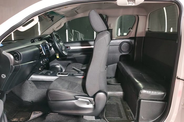 REVO PRE 2019 2.4E AT SMART CAB WHITE  4898 full