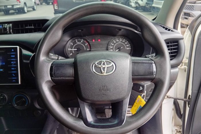 REVO 2WD 2019 2.4J MT STANDARD WHITE  1918 full