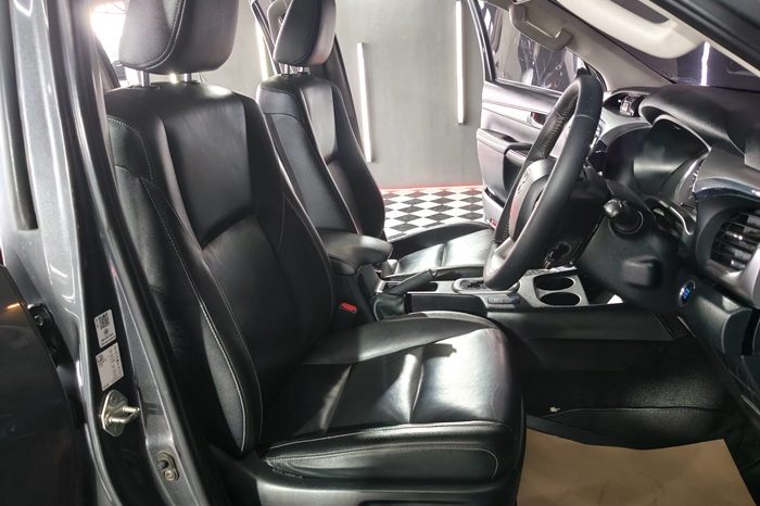 REVO PRE 2021 2.4 HIGHT AT DOUBLE CAB DARK GREY  9423 full