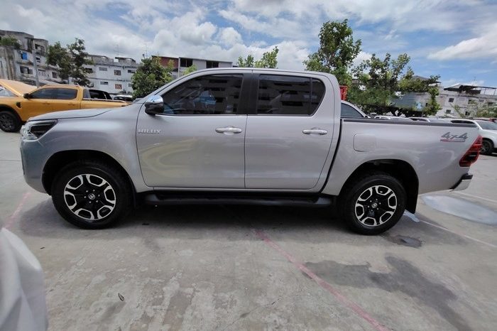TOYOTA 2WD 2019 2.7 MT COMMUTER WHITE  1830 full