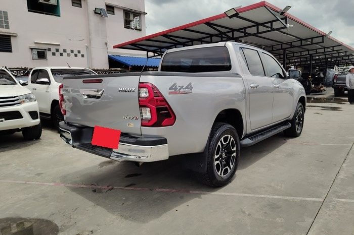 TOYOTA 2WD 2019 2.7 MT COMMUTER WHITE  1830 full