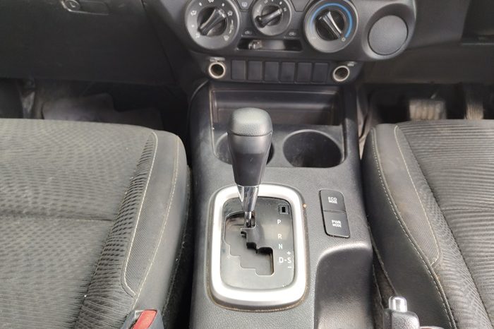 REVO PRE 2021 2.4 ENTRY AT SMART CAB WHITE  7288 full