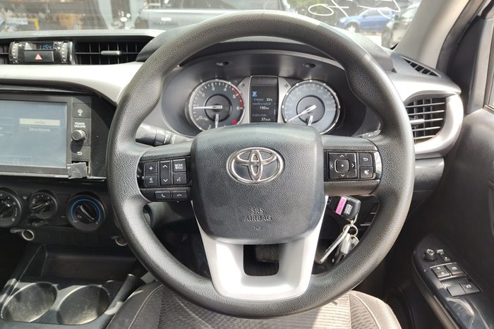 REVO PRE 2021 2.4 ENTRY AT SMART CAB WHITE  7288 full