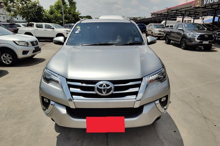 TOYOTA 4WD 2019 2.8V AT FORTUNER SILVER  9341 full