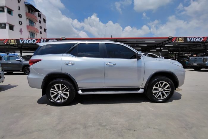 TOYOTA 4WD 2019 2.8V AT FORTUNER SILVER  9341 full