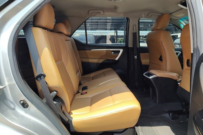 TOYOTA 4WD 2019 2.8V AT FORTUNER SILVER  9341 full