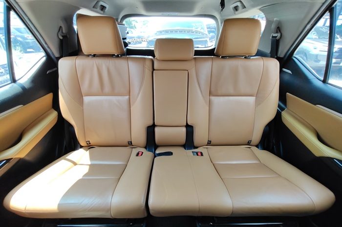 TOYOTA 4WD 2019 2.8V AT FORTUNER SILVER  9341 full