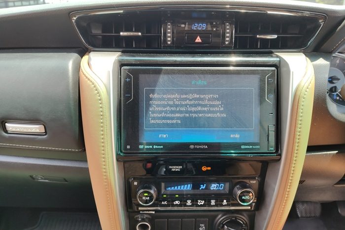 TOYOTA 4WD 2019 2.8V AT FORTUNER SILVER  9341 full
