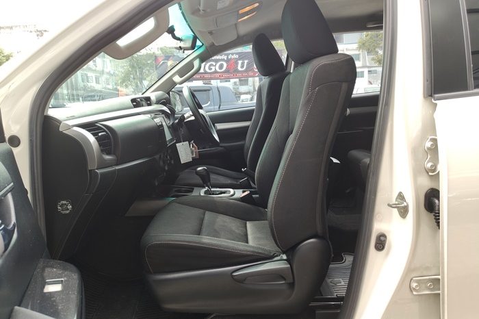 REVO PRE 2021 2.4 ENTRY AT DOUBLE CAB WHITE  8609 full