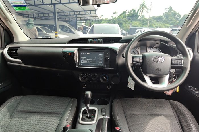 REVO PRE 2021 2.4 ENTRY AT DOUBLE CAB WHITE  8609 full
