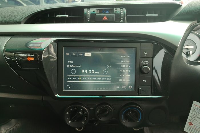 REVO PRE 2021 2.4 ENTRY AT DOUBLE CAB WHITE  8609 full