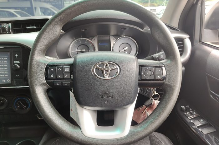 REVO PRE 2021 2.4 ENTRY AT DOUBLE CAB WHITE  8609 full