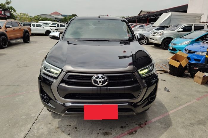 REVO 4WD 2021 2.4 MID MT DOUBLE CAB SILVER 8094 full