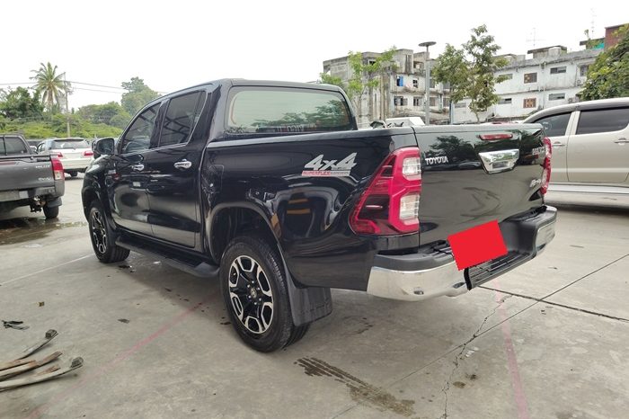 REVO 4WD 2021 2.4 MID MT DOUBLE CAB SILVER 8094 full