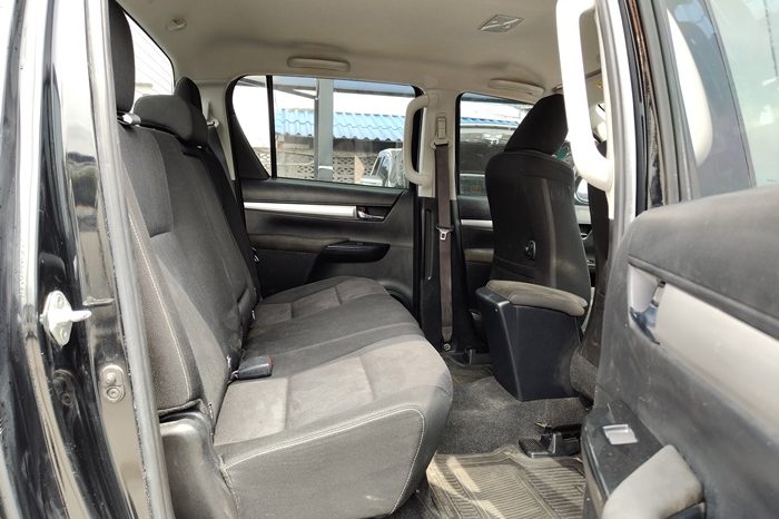 REVO 4WD 2021 2.4 MID MT DOUBLE CAB SILVER 8094 full