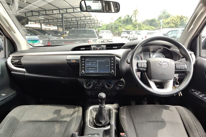 REVO 4WD 2021 2.4 MID MT DOUBLE CAB SILVER 8094 full