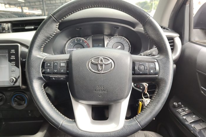 REVO 4WD 2021 2.4 MID MT DOUBLE CAB SILVER 8094 full