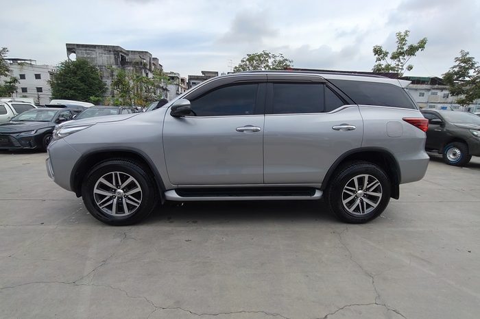 TOYOTA 2WD 2020 2.4V AT FORTUNER SILVER  2845 full